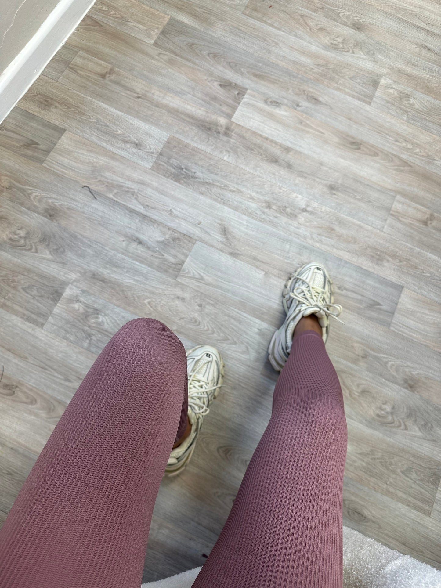 RIBBED” HIGH WAIST SEAMLESS LEGGINGS (reduced to clear)