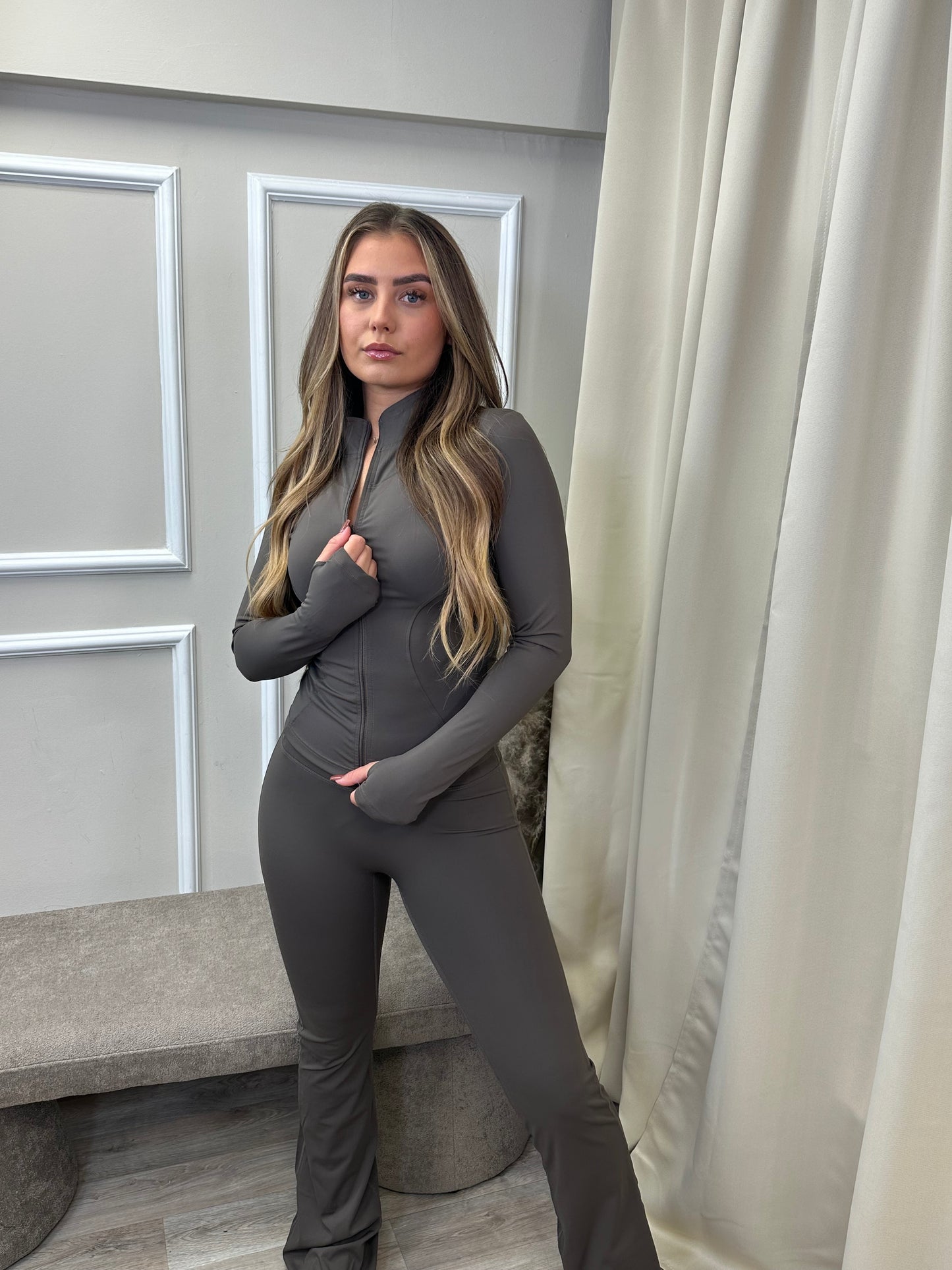 YOGA TOP & SCRUNCH BUM FLARE SET