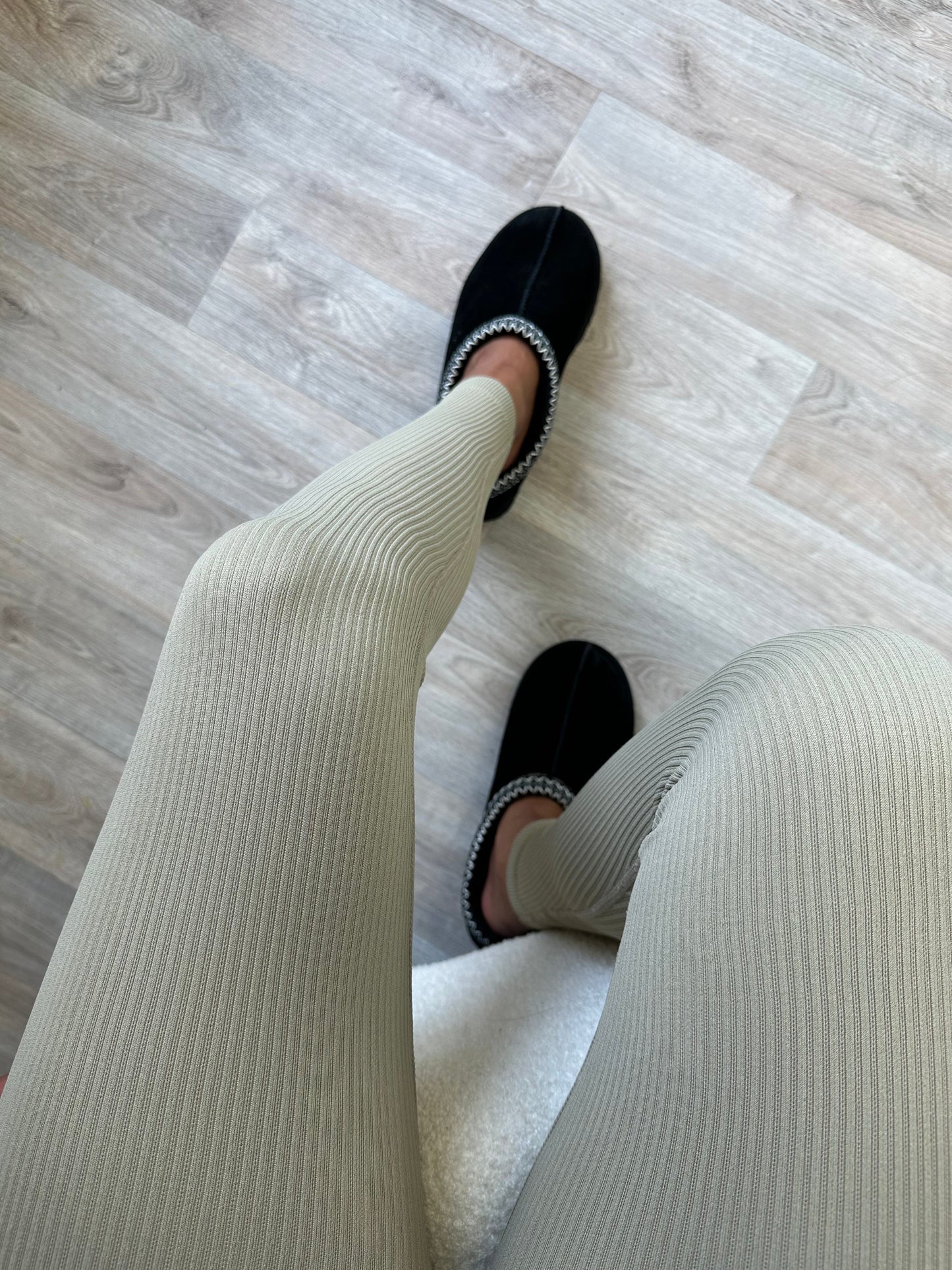RIBBED” HIGH WAIST SEAMLESS LEGGINGS