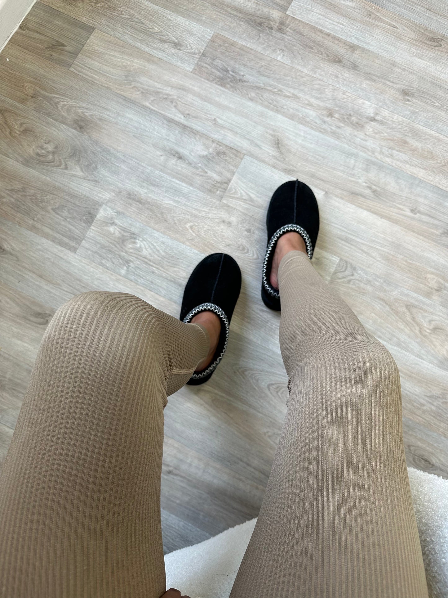 RIBBED” HIGH WAIST SEAMLESS LEGGINGS
