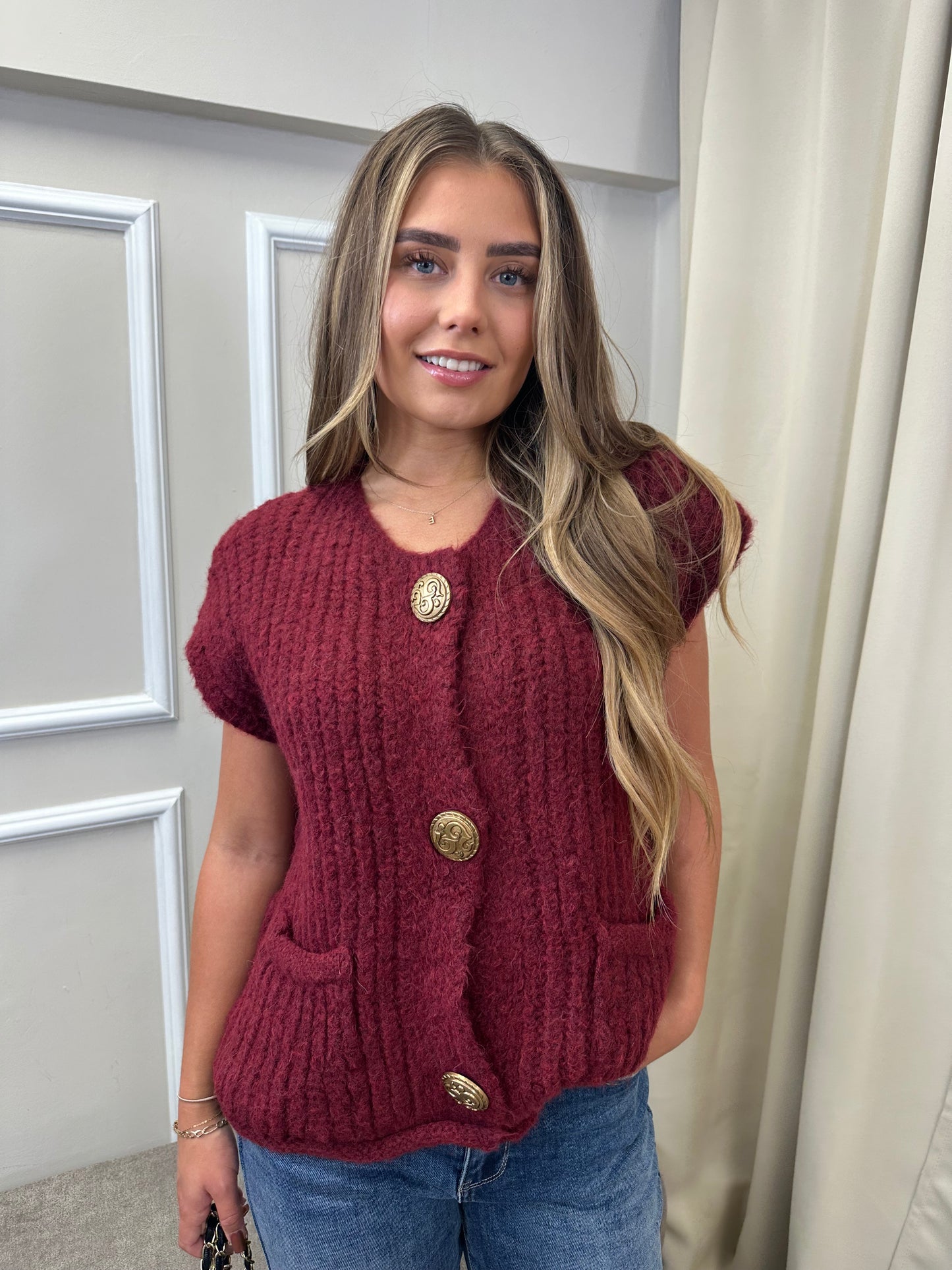 SLEEVELESS KNIT CARDIGAN