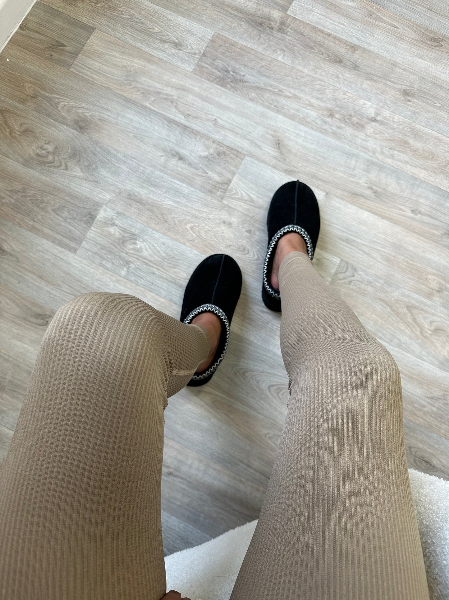 CAMEL” HIGH WAIST SEAMLESS LEGGINGS